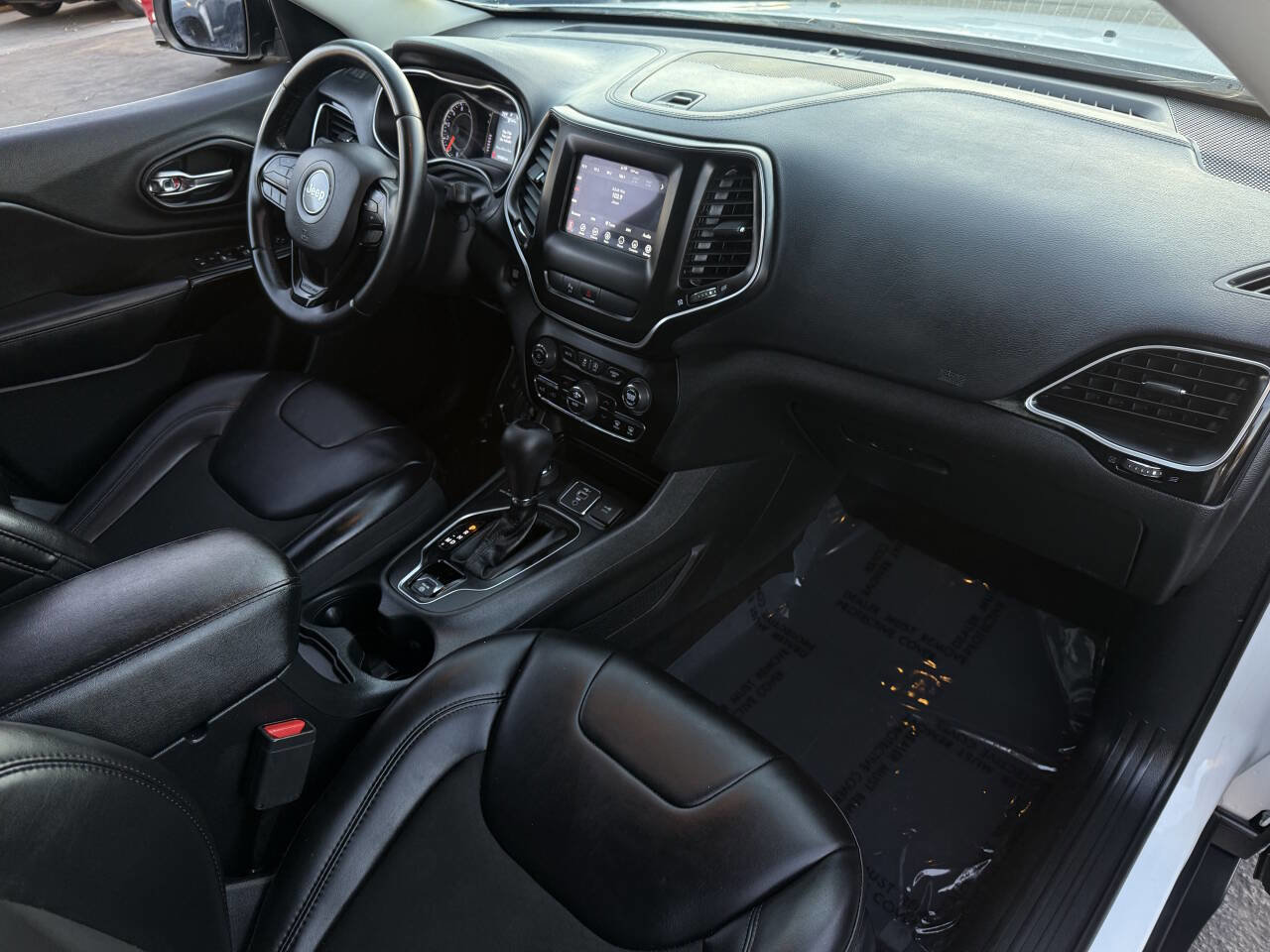 Used 2019 Jeep Cherokee Latitude Plus image 13