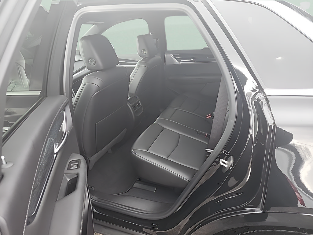 Used 2022 Cadillac XT5 Premium Luxury AWD/4WD image 18