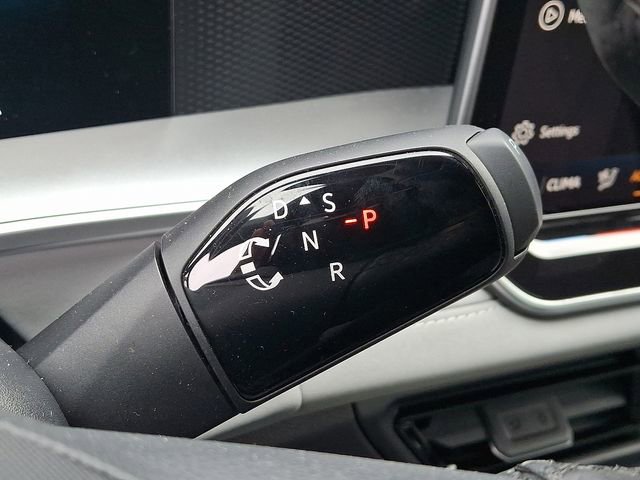 Certified 2025 Volkswagen Tiguan SE R-Line AWD/4WD image 22