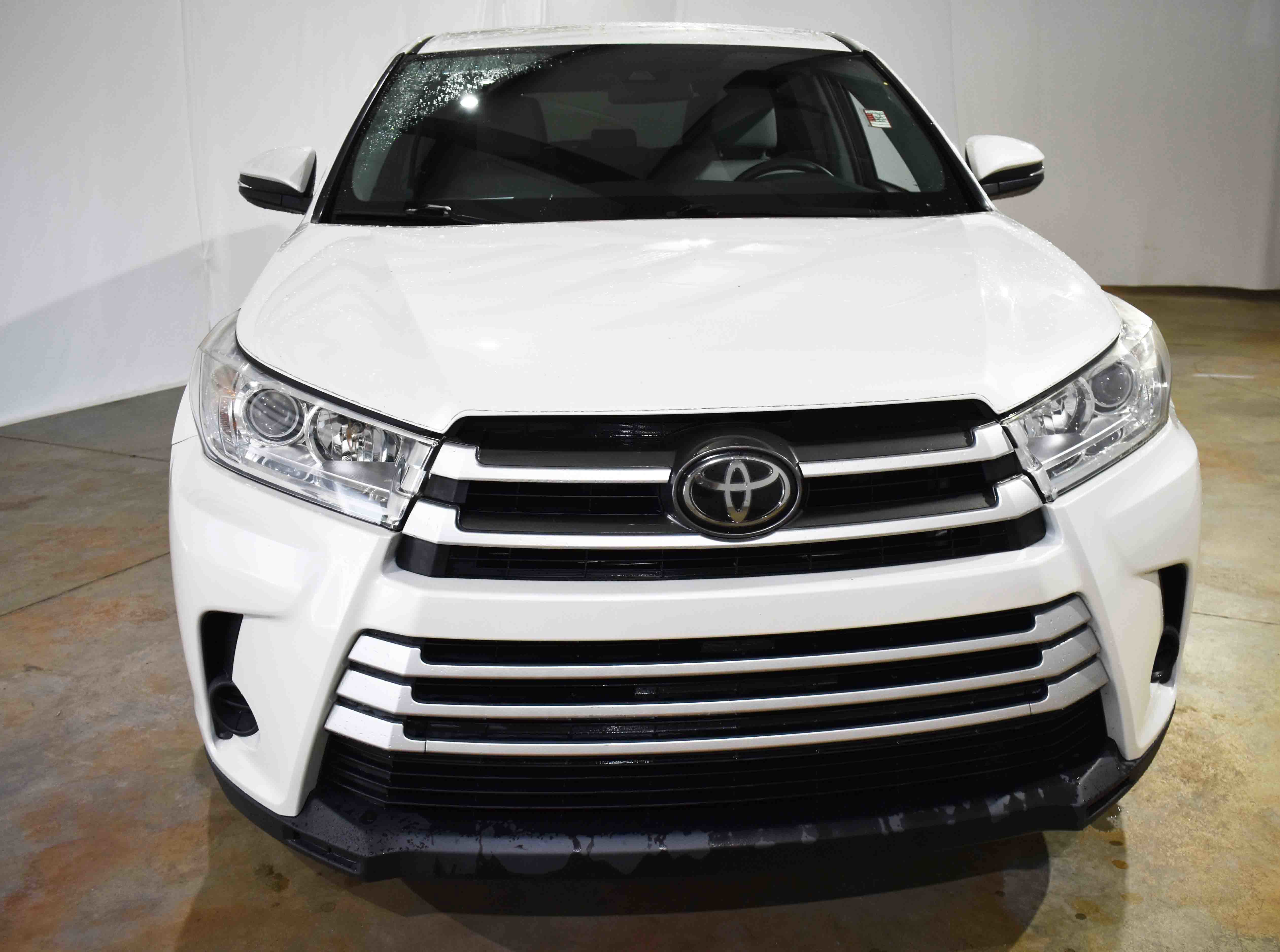 Used 2019 Toyota Highlander LE image 4