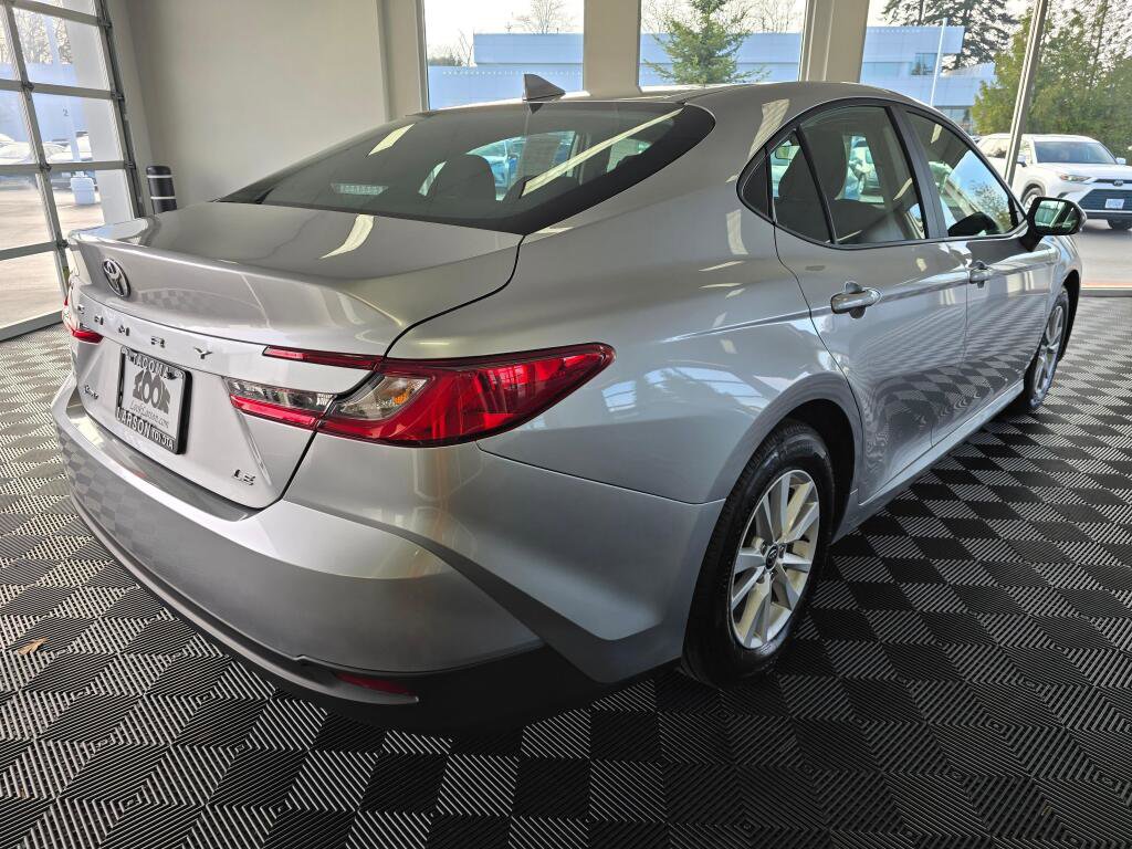 Used 2026 Toyota Camry LE image 3