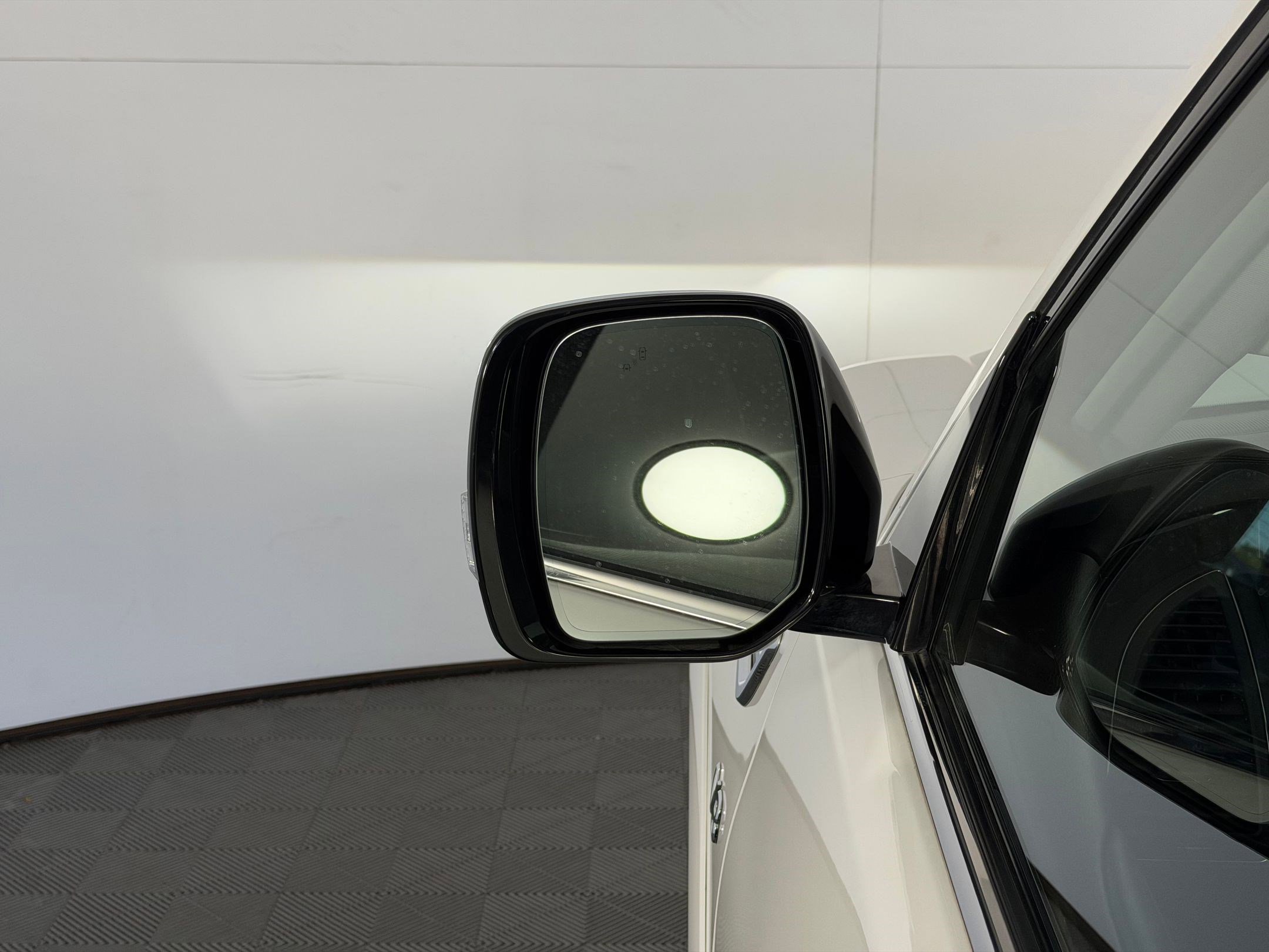 Used 2022 Nissan Armada Platinum w/ Captain's Chairs Package image 20