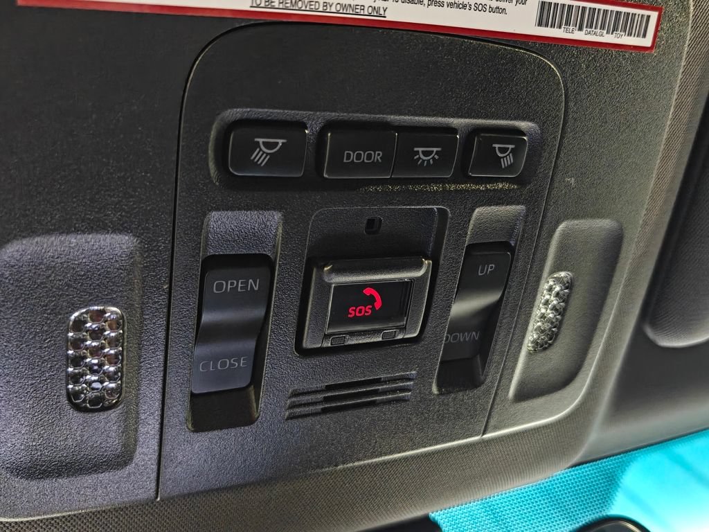 Used 2021 Toyota Avalon XSE w/ Carpet Mat Package (TMS) FWD image 11