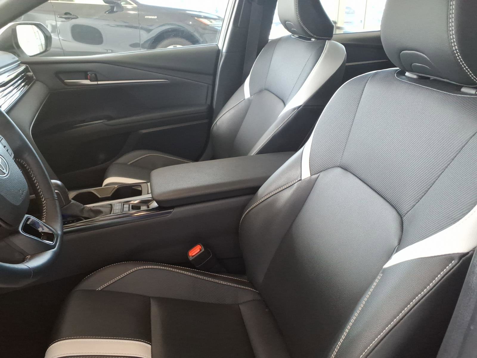 Used 2025 Toyota Camry SE w/ Convenience Package AWD/4WD image 10