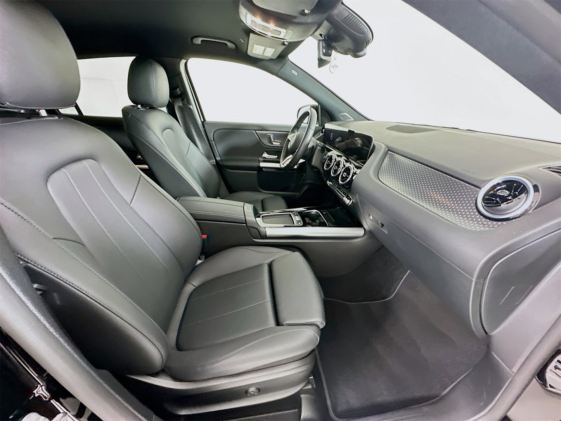 Used 2025 Mercedes-Benz GLA 250 image 26