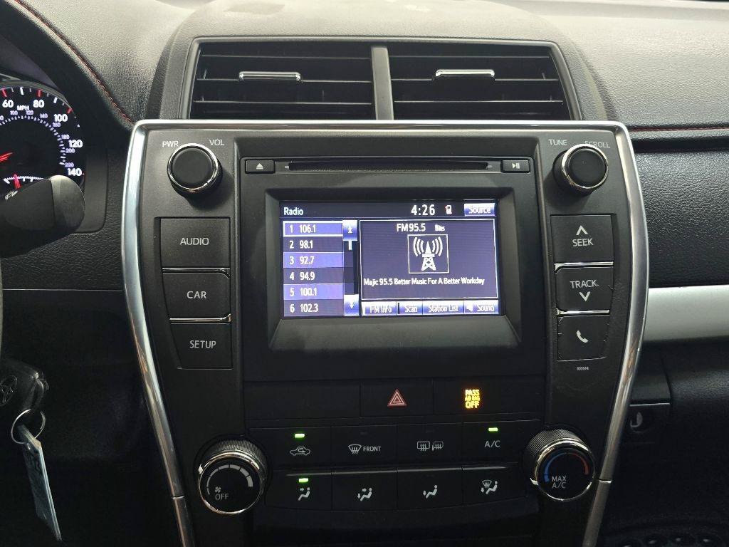 Used 2017 Toyota Camry SE w/ Moonroof Package FWD image 25