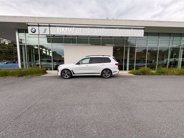New 2027 BMW X7 M60i AWD/4WD image 1