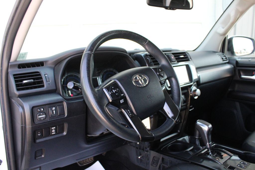 Used 2015 Toyota 4Runner TRD Pro AWD/4WD image 2