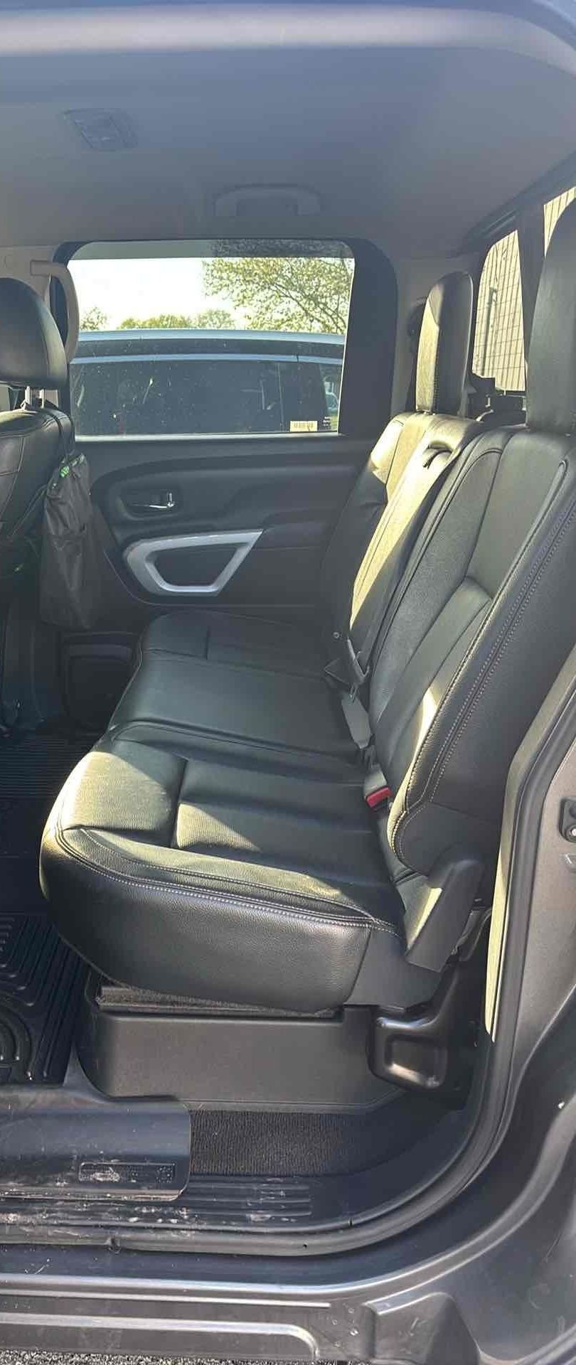 Used 2017 Nissan Titan SL image 6