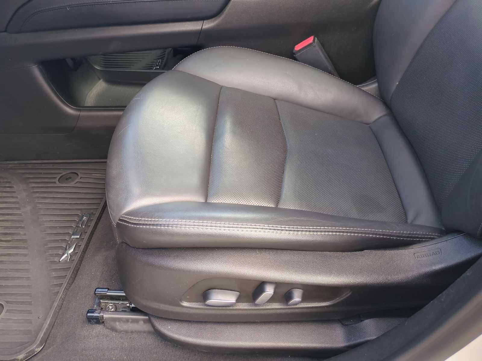Used 2022 Cadillac XT5 Premium Luxury FWD image 19