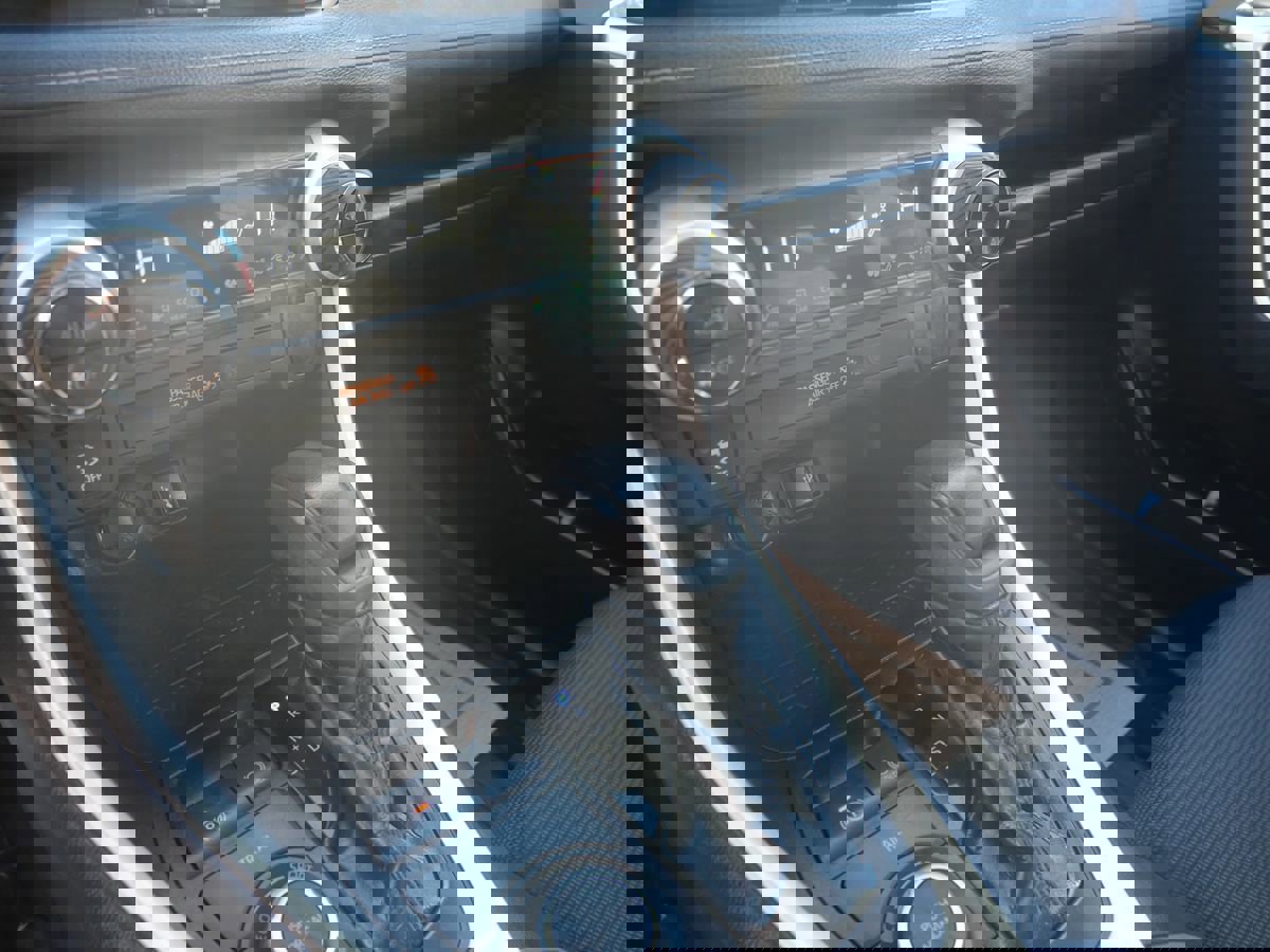 Used 2020 Toyota RAV4 LE image 12