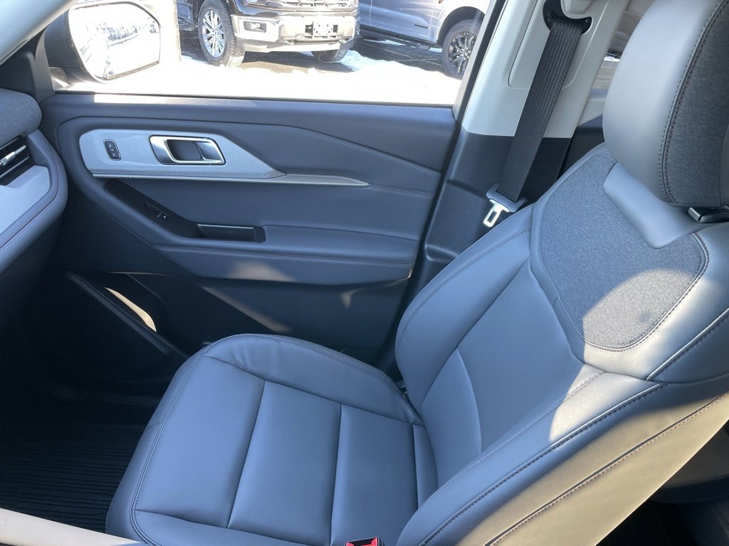 New 2026 Ford Explorer Active w/ Active Comfort Package image 23