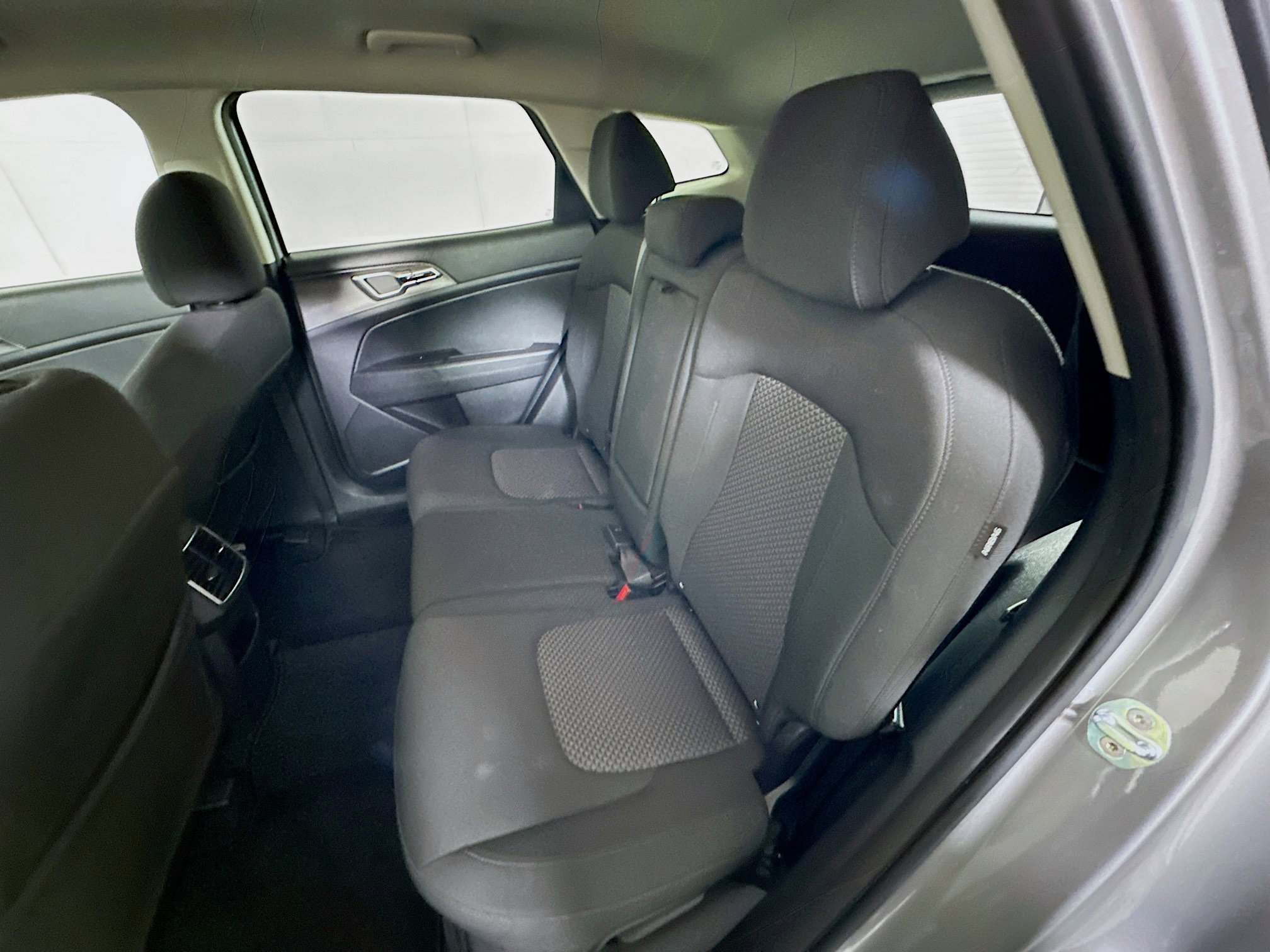 Used 2025 Kia Sportage LX image 27