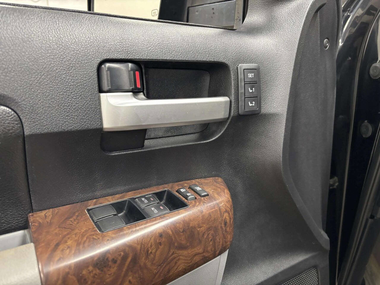 Used 2010 Toyota Tundra Limited image 13