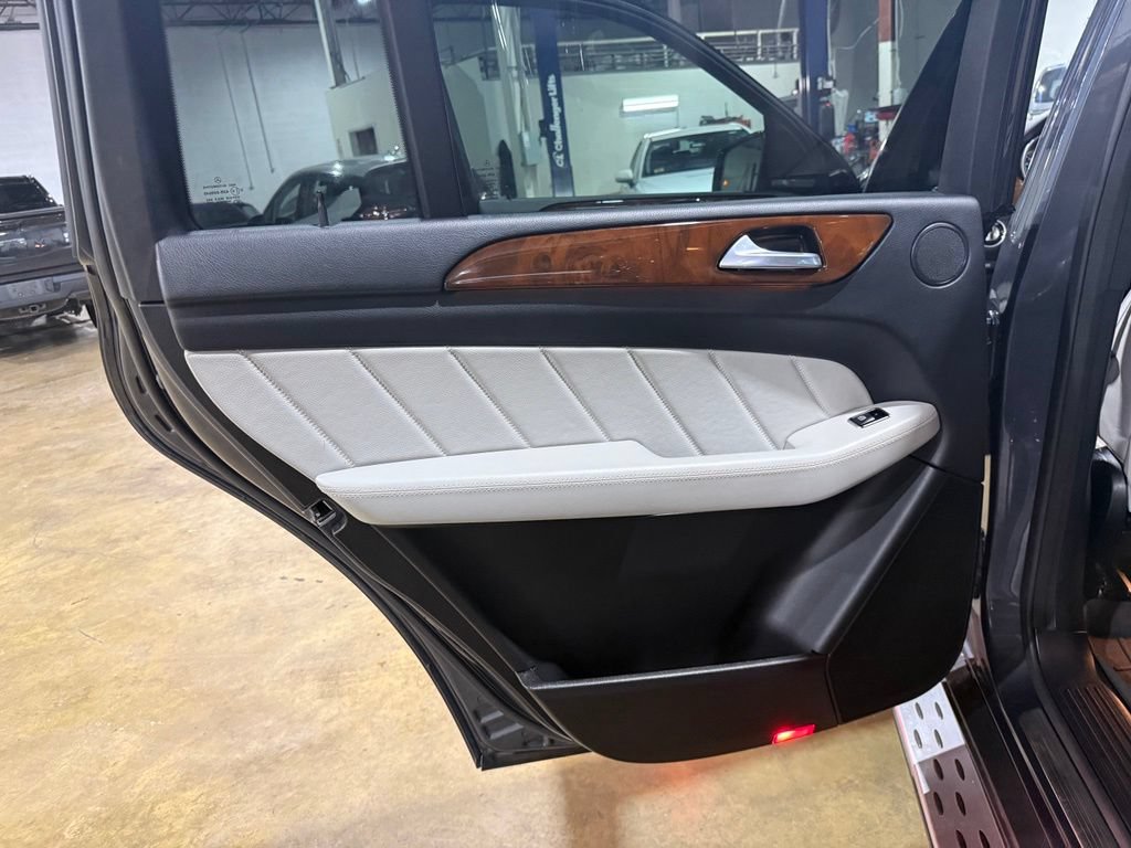 Used 2015 Mercedes-Benz GL 450 4MATIC image 42
