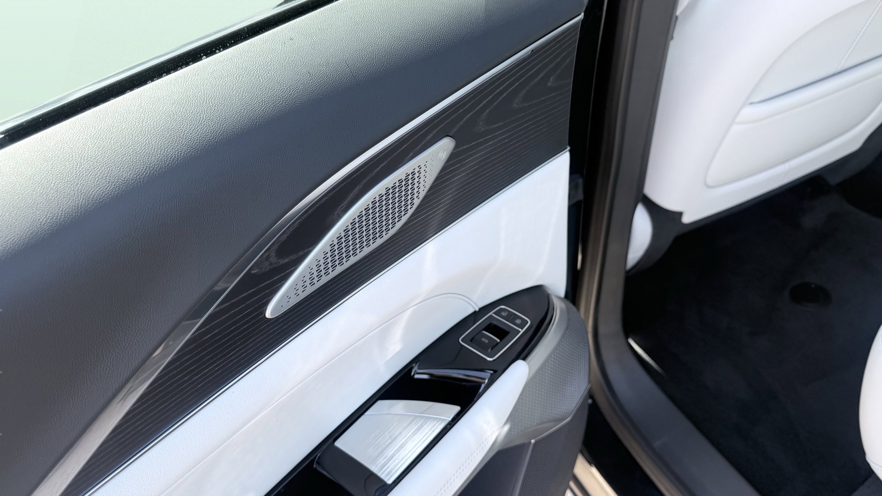 Used 2024 Cadillac Lyriq Luxury AWD/4WD image 34