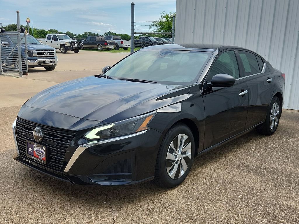 Used 2024 Nissan Altima 2.5 S FWD image 18