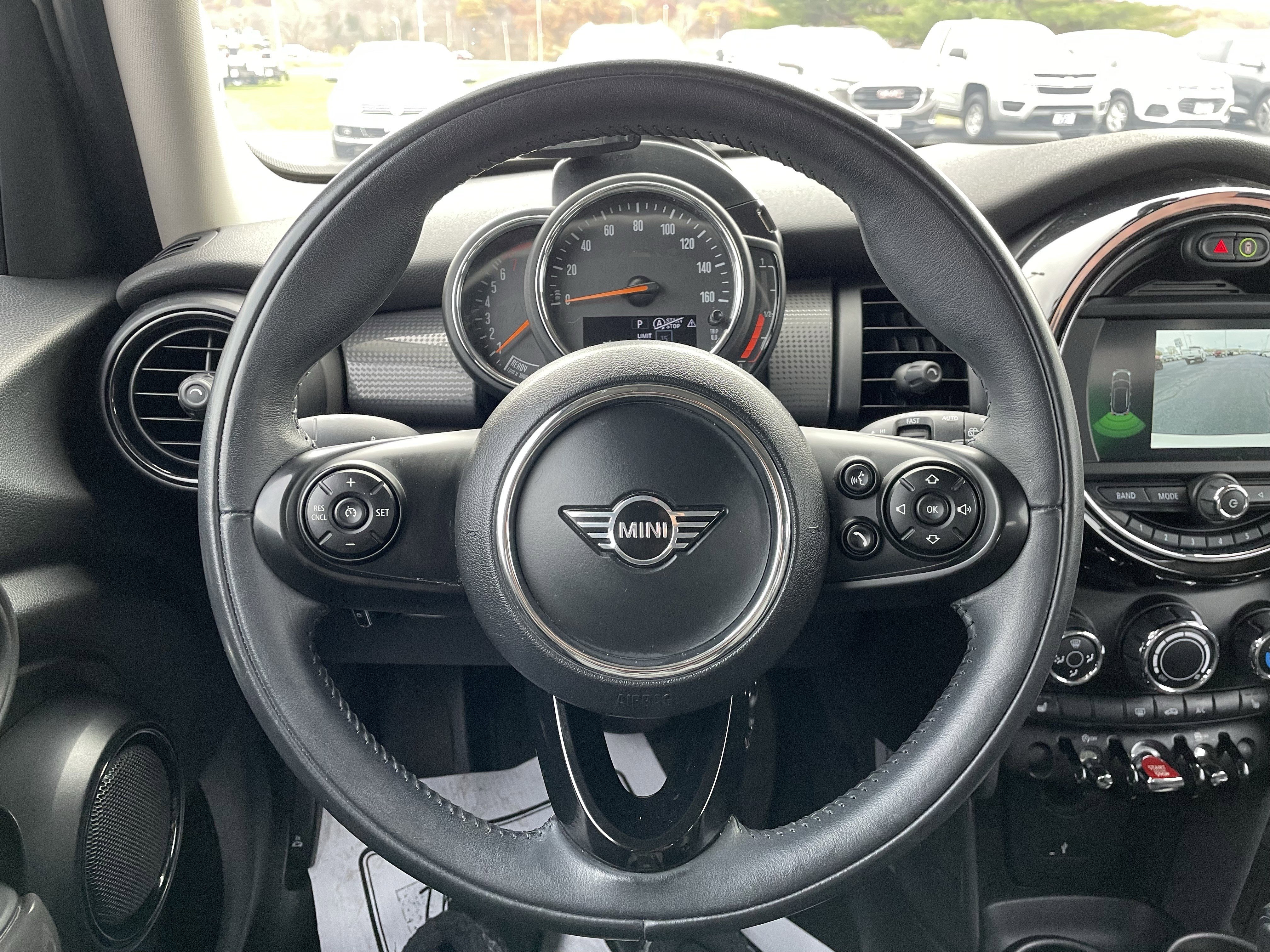 Used 2020 MINI Cooper 4-Door Hardtop w/ Storage Package image 17
