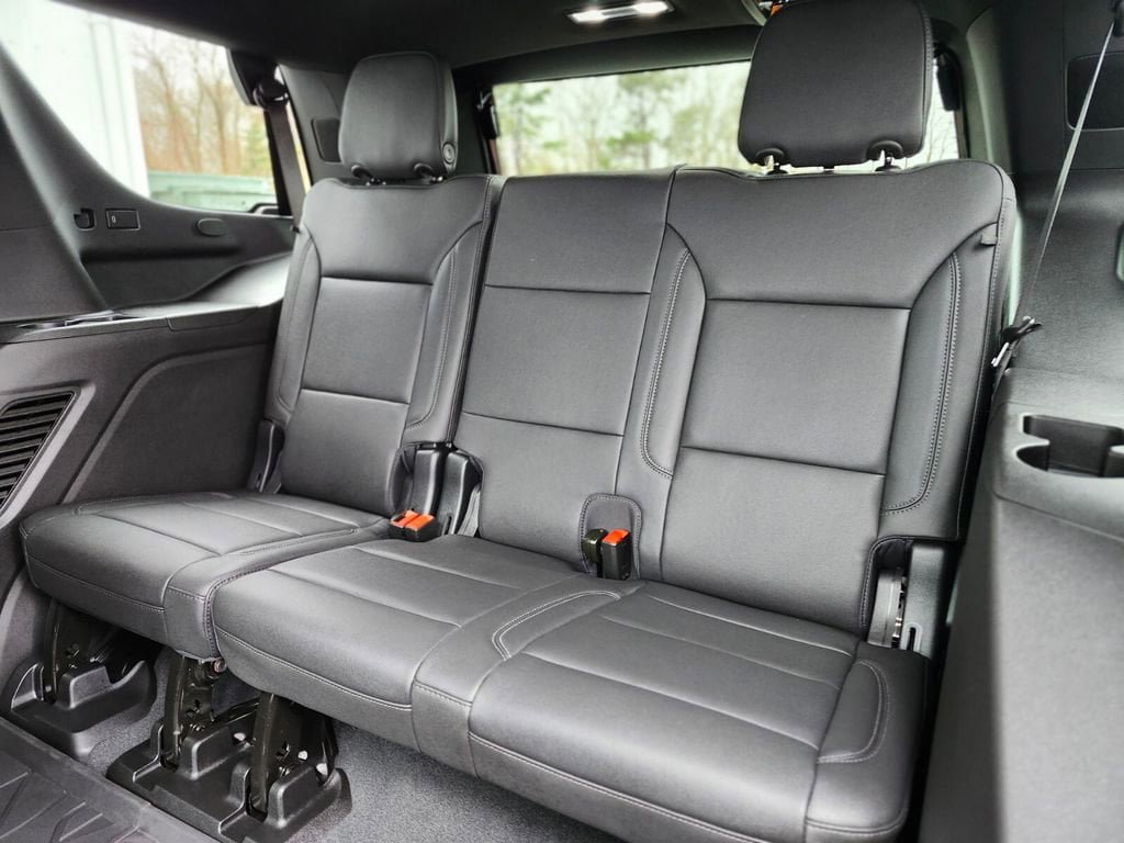 Used 2026 Chevrolet Tahoe Z71 w/ Comfort Package AWD/4WD image 16