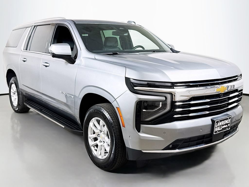 Used 2026 Chevrolet Suburban LT w/ Comfort Package AWD/4WD image 3