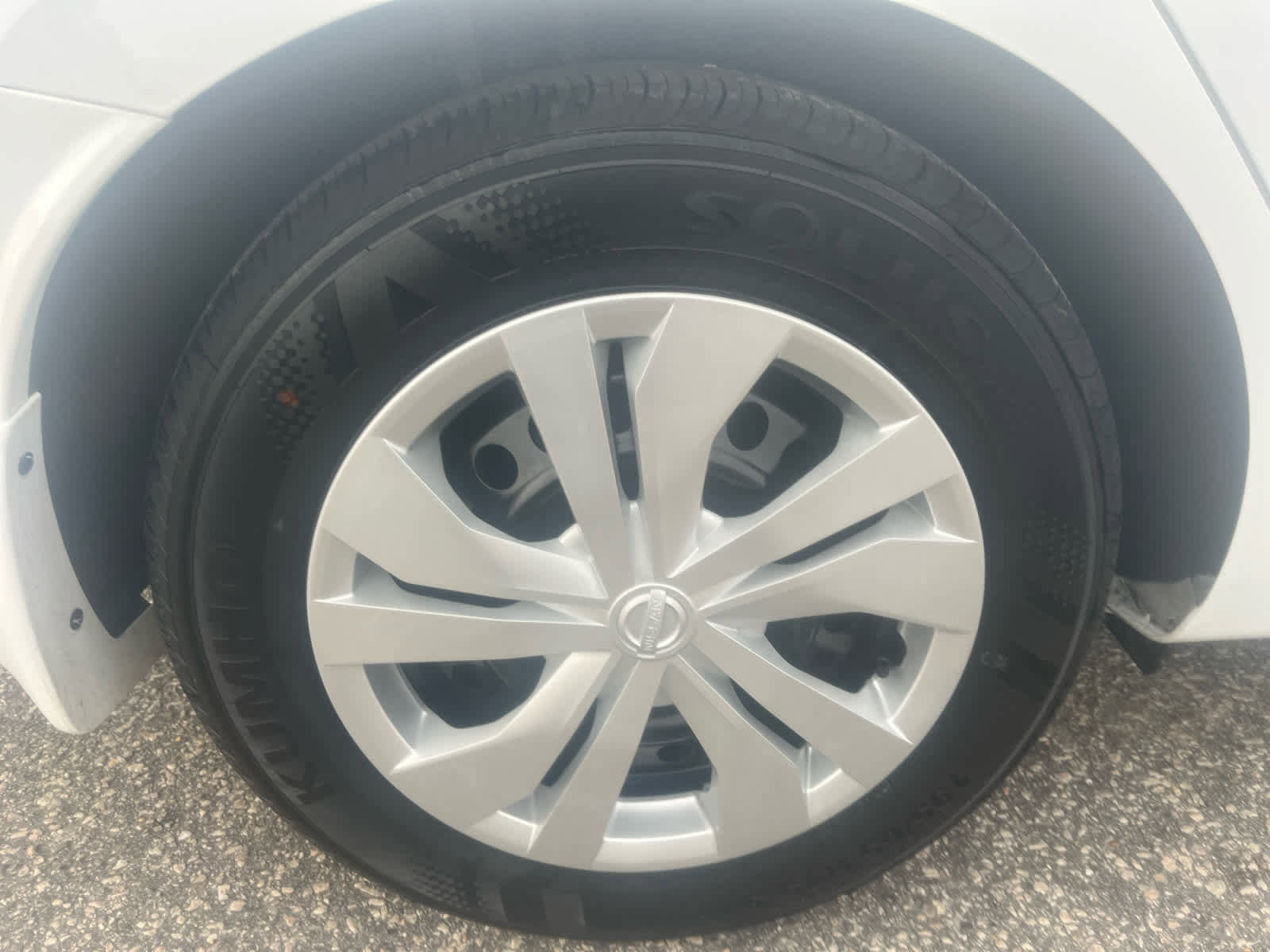 Used 2025 Nissan Versa S image 28