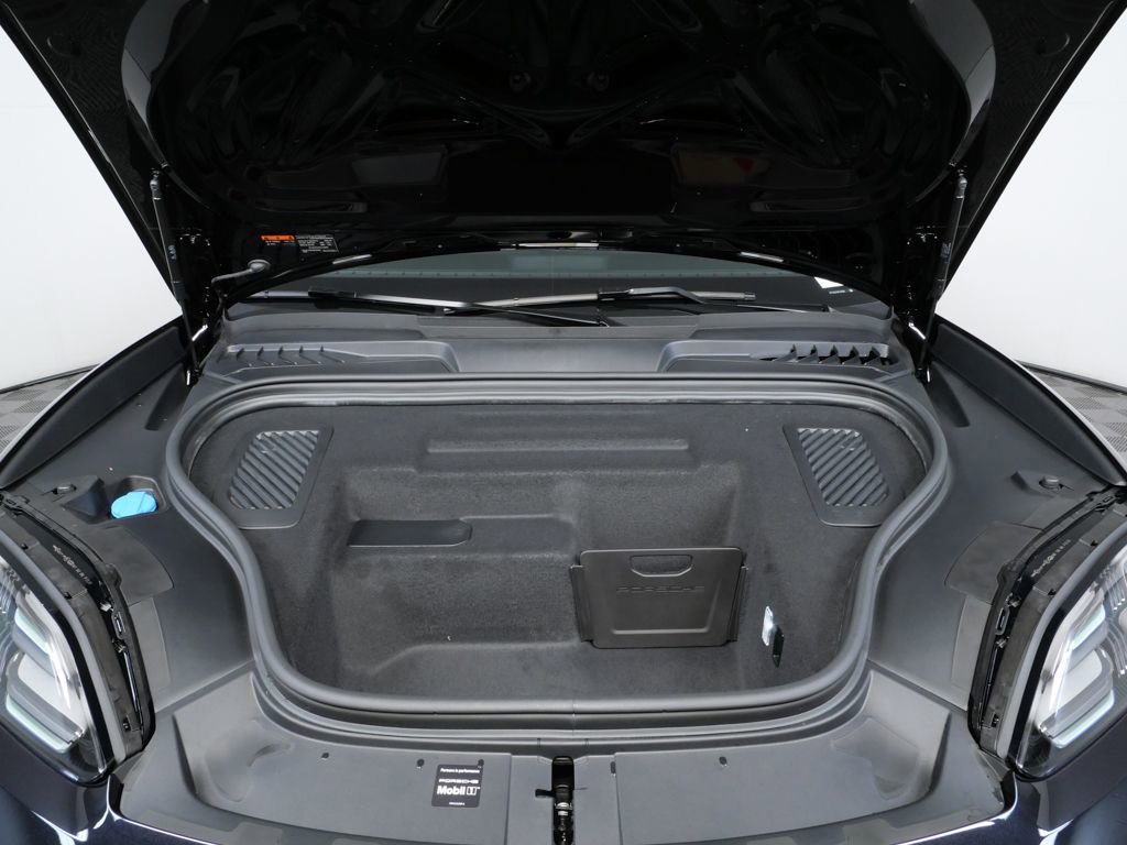 New 2026 Porsche Macan Electric image 31