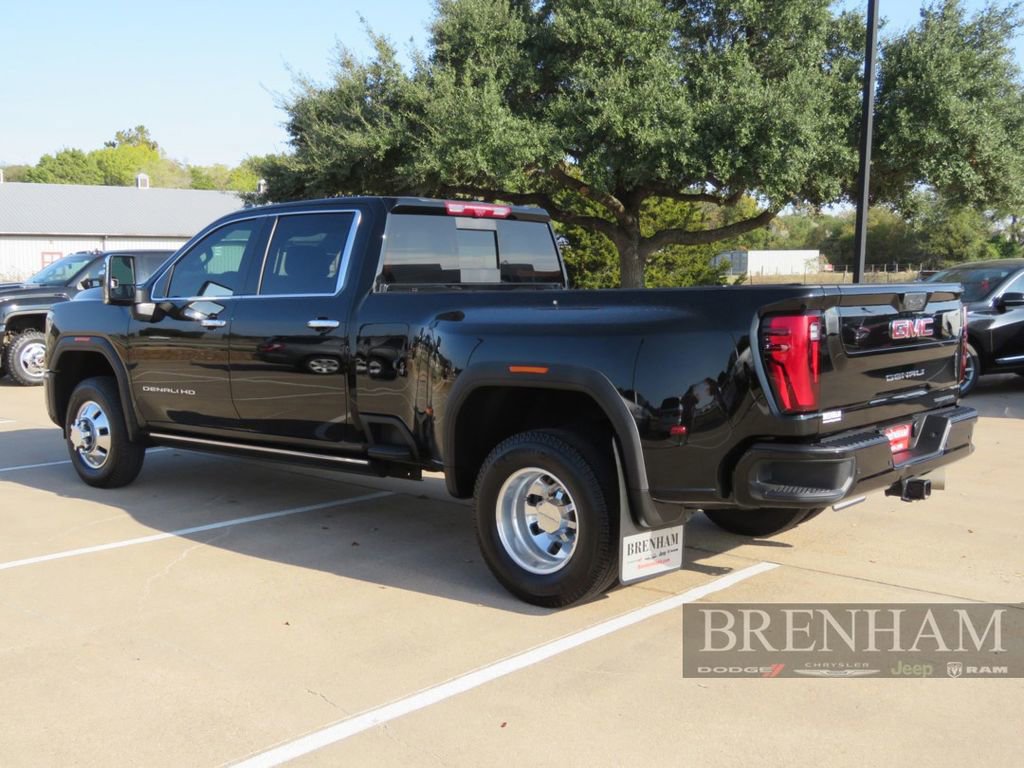 Used 2025 GMC Sierra 3500 Denali w/ Technology Package image 3