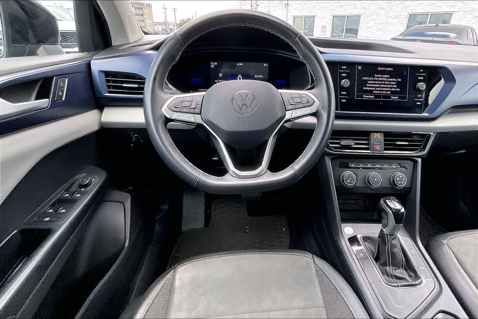 Used 2022 Volkswagen Taos SE FWD image 14