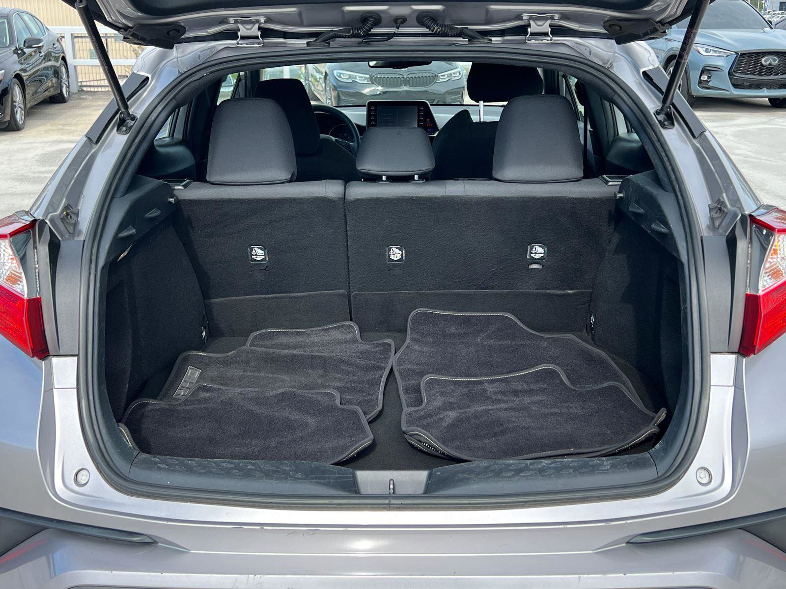 Used 2019 Toyota C-HR LE FWD image 18