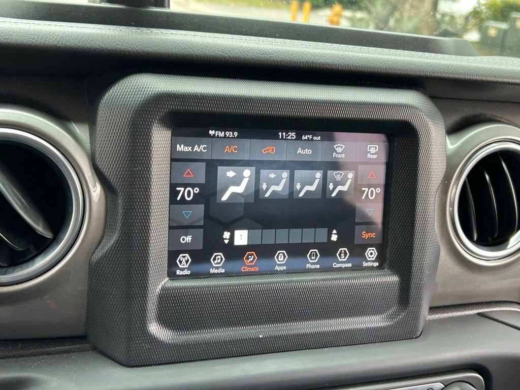 Certified 2018 Jeep Wrangler Unlimited Sahara image 22