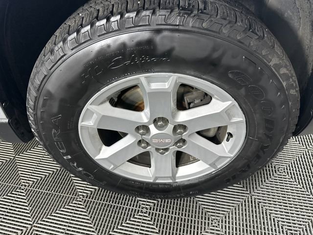 Used 2015 GMC Acadia SLE image 13