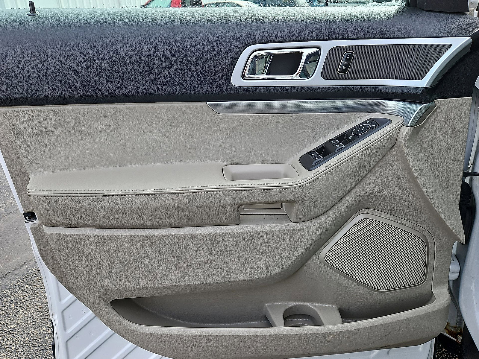 Used 2011 Ford Explorer XLT w/ 201A Rapid Spec Order Code image 10