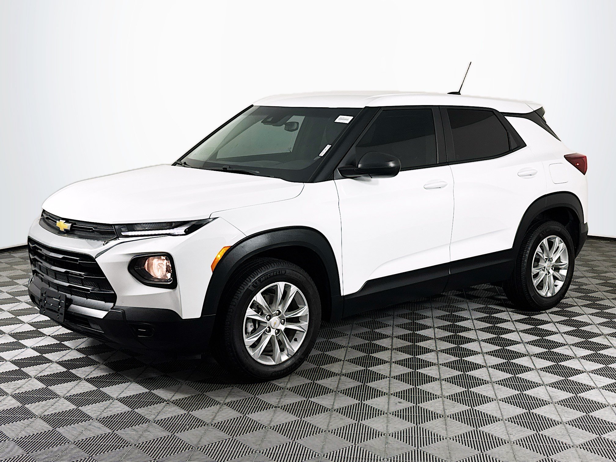 Used 2022 Chevrolet TrailBlazer LS AWD/4WD image 4