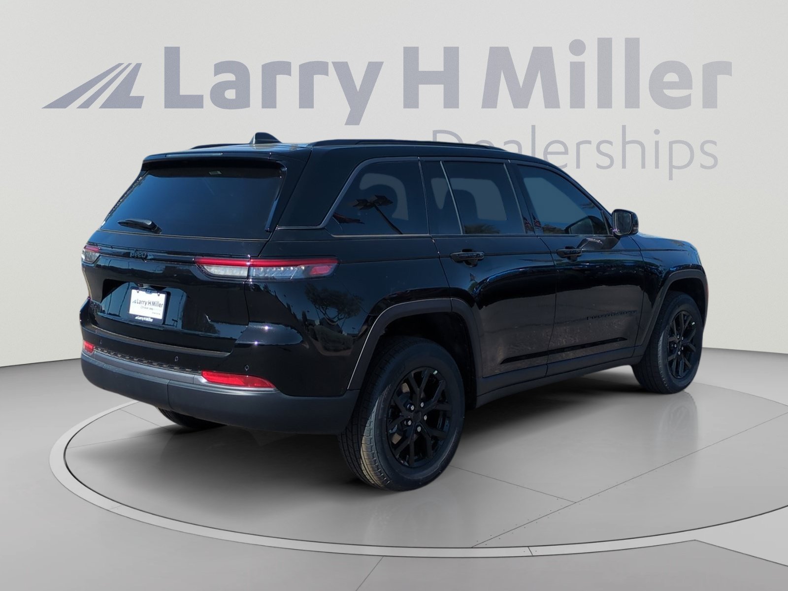 New 2026 Jeep Grand Cherokee Altitude AWD/4WD image 5