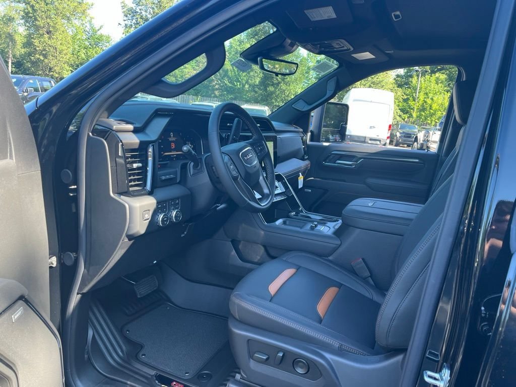 New 2026 GMC Sierra 2500 AT4 w/ AT4 Premium Plus Package AWD/4WD image 13