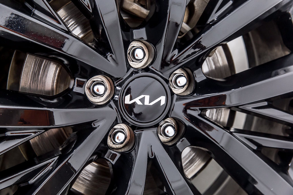 Used 2022 Kia Telluride SX w/ Towing Package FWD image 40