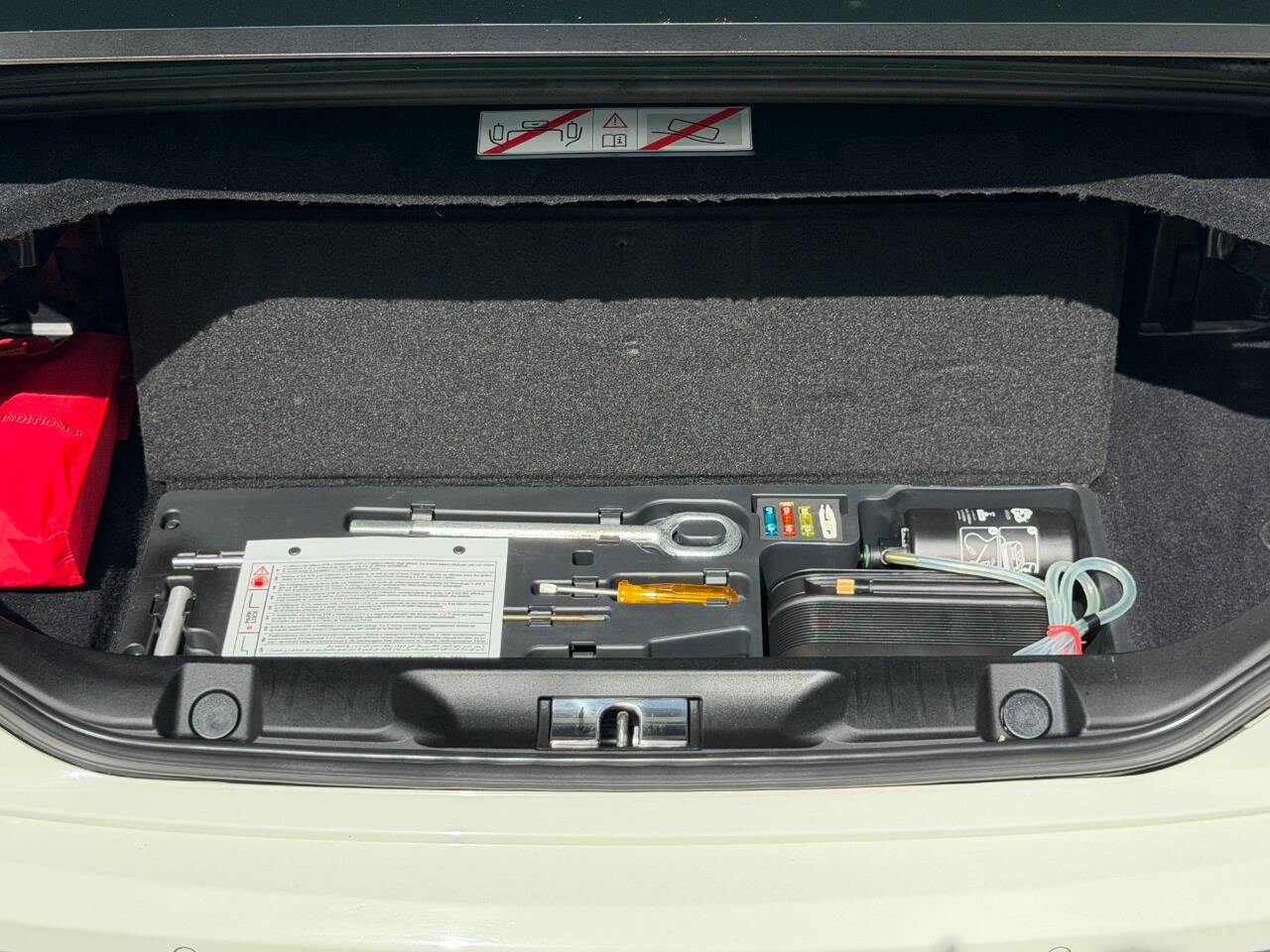 Used 2015 Ferrari California T RWD image 29