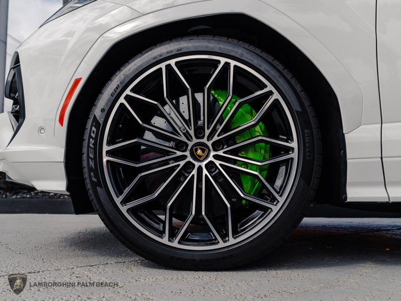 Used 2025 Lamborghini Urus SE AWD/4WD image 25