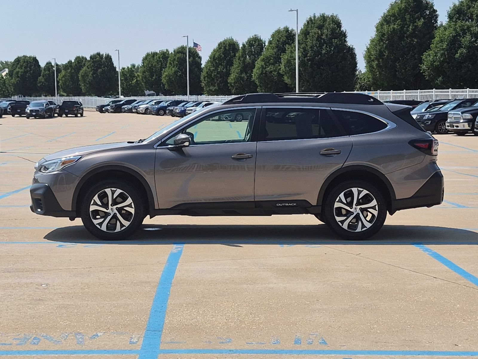 Used 2021 Subaru Outback Limited w/ Popular Package #2 AWD/4WD image 9