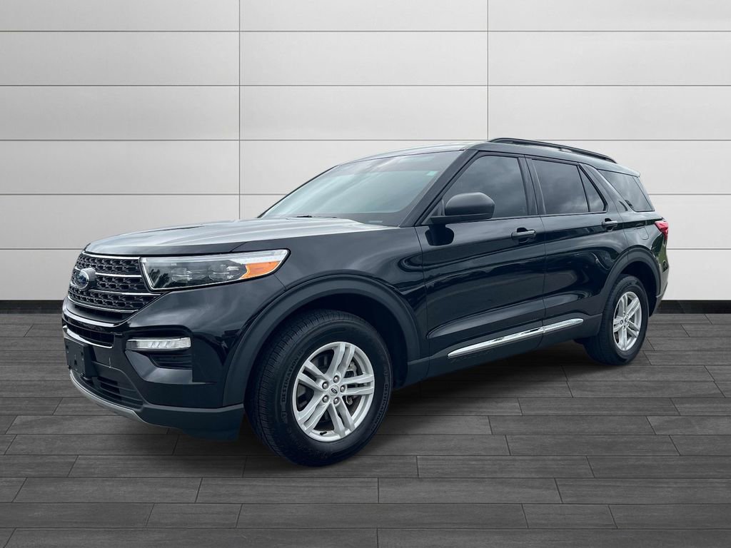 Used 2024 Ford Explorer XLT w/ Equipment Group 202A AWD/4WD image 7