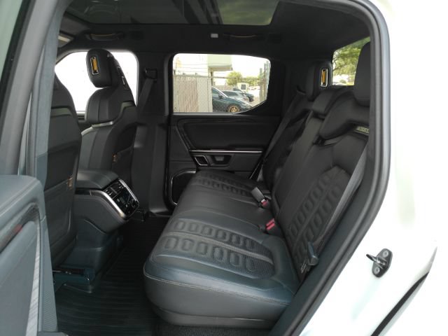 Used 2022 Rivian R1T Adventure AWD/4WD image 21