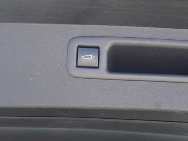 Certified 2023 Toyota Highlander XLE FWD image 46