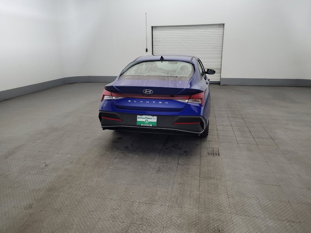 Used 2024 Hyundai Elantra SEL FWD image 7