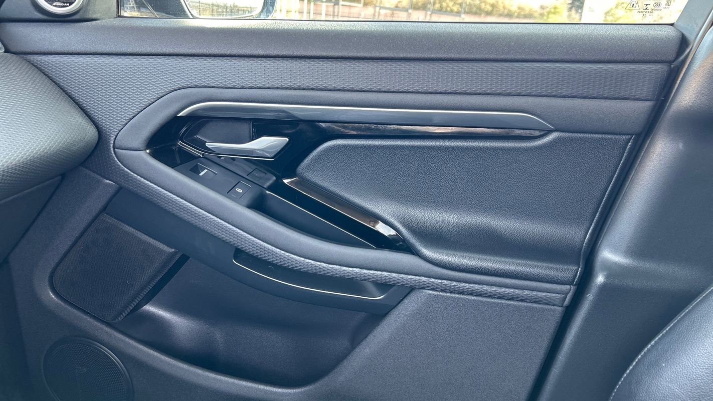 Used 2020 Land Rover Range Rover Evoque S image 24