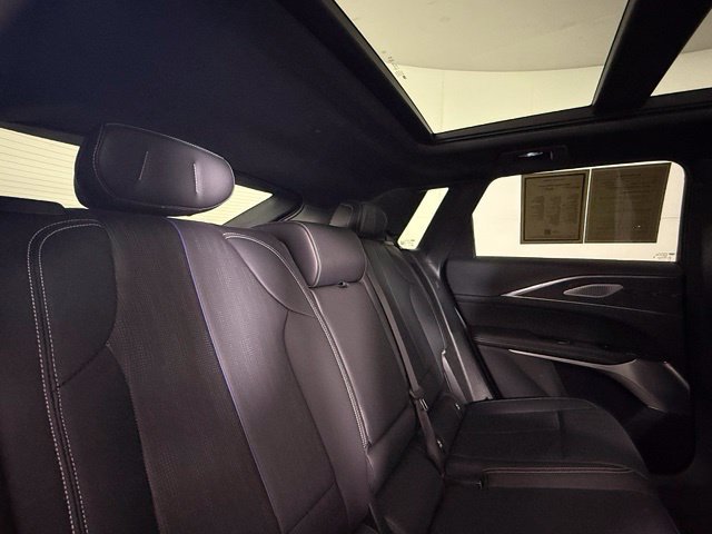Used 2024 Cadillac Lyriq Luxury AWD/4WD image 25