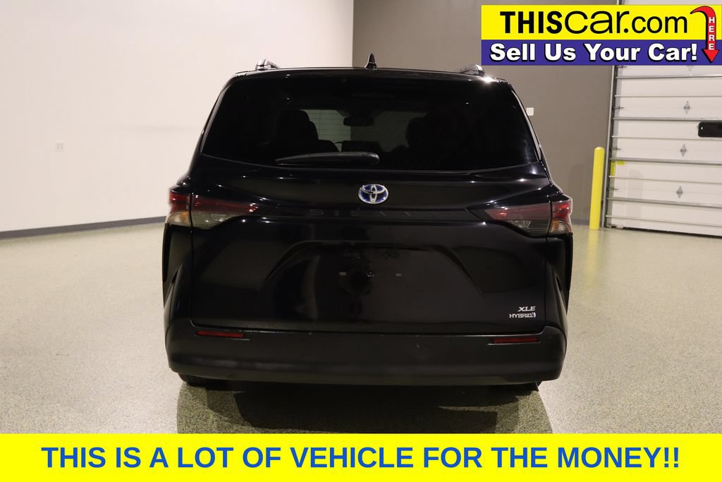 Used 2023 Toyota Sienna XLE FWD image 8