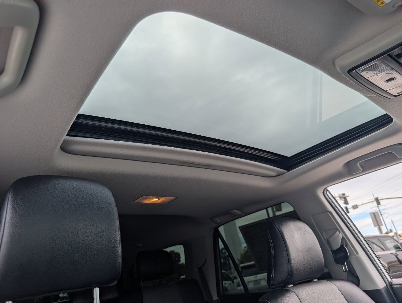 Used 2022 Toyota 4Runner SR5 Premium w/ Moonroof Package RWD image 3