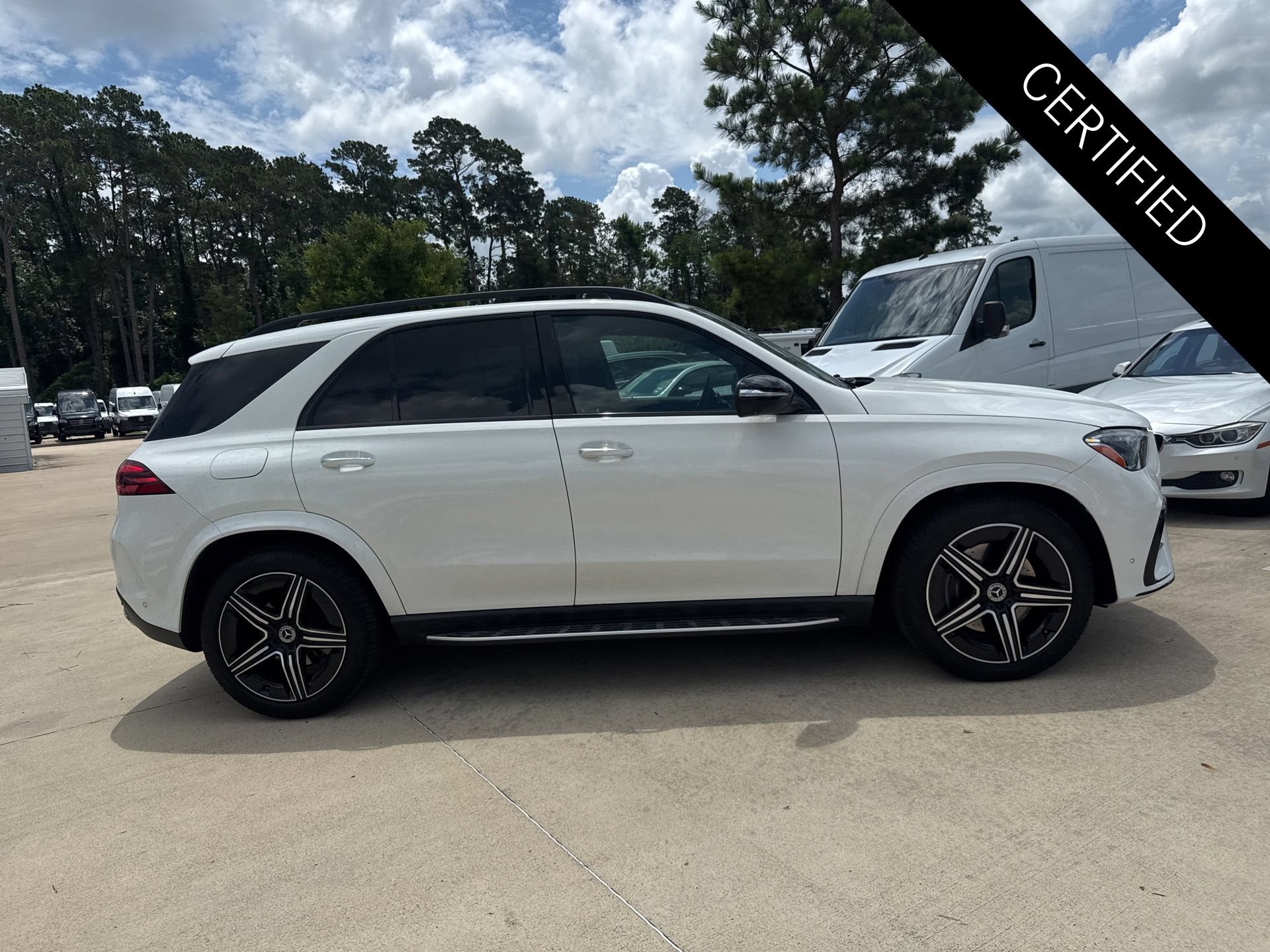 Certified 2025 Mercedes-Benz GLE 350 4MATIC image 3