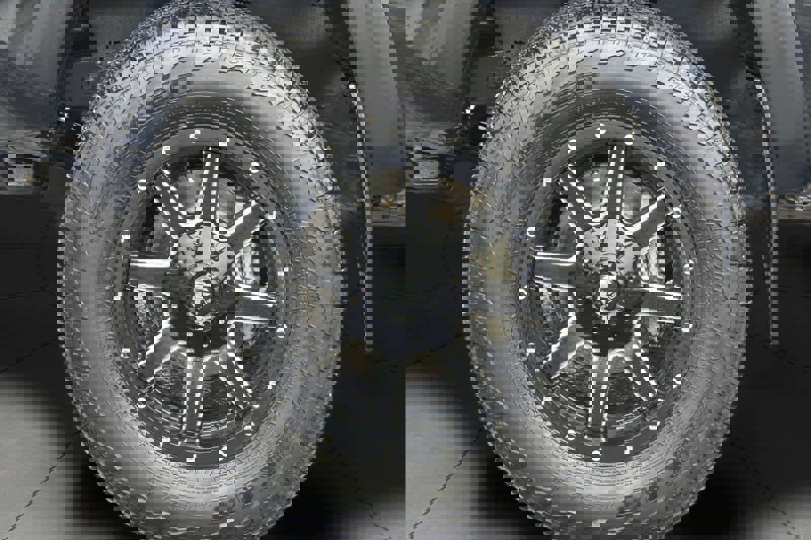 Used 2017 Toyota Tacoma TRD Off-Road image 11