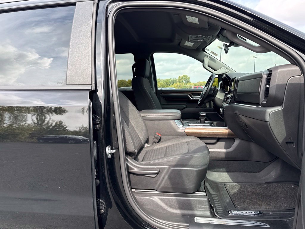 Used 2023 Chevrolet Silverado 1500 LT Trail Boss w/ Protection Package AWD/4WD image 11